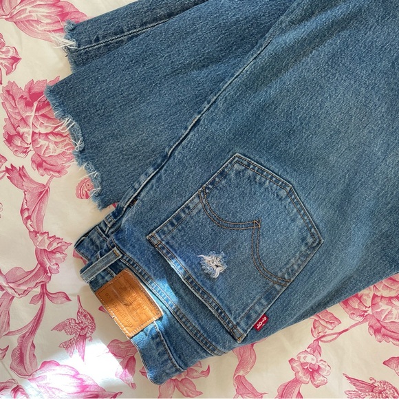 🏝️Big $10 Sale!🏝️👖 Levi’s distressed Wedgie Jeans 👖 - Picture 7 of 8